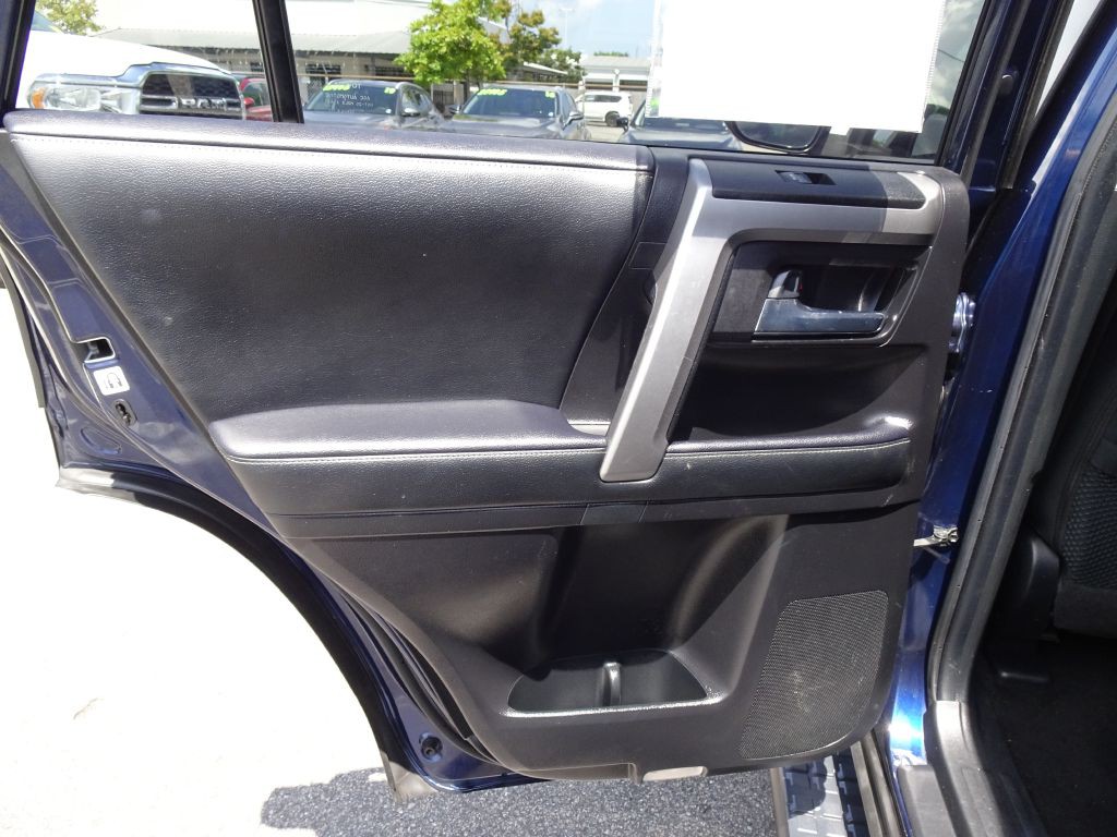 2022 Toyota 4Runner Image 14