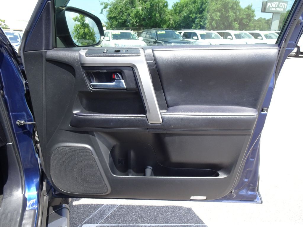 2022 Toyota 4Runner Image 17
