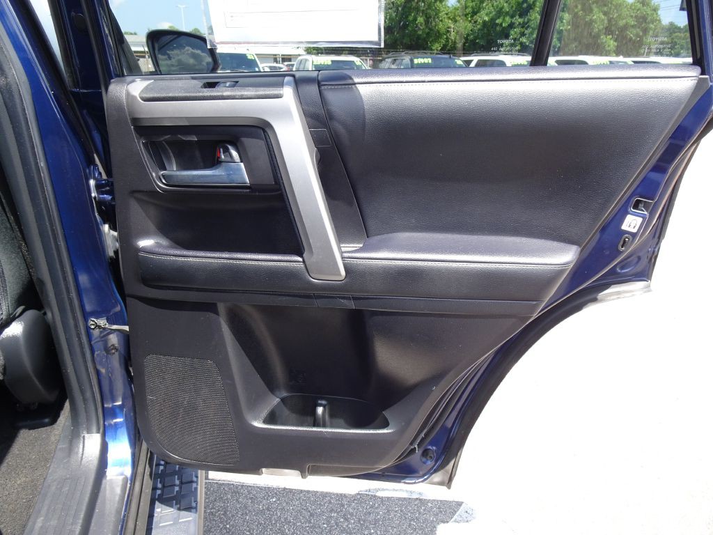 2022 Toyota 4Runner Image 19