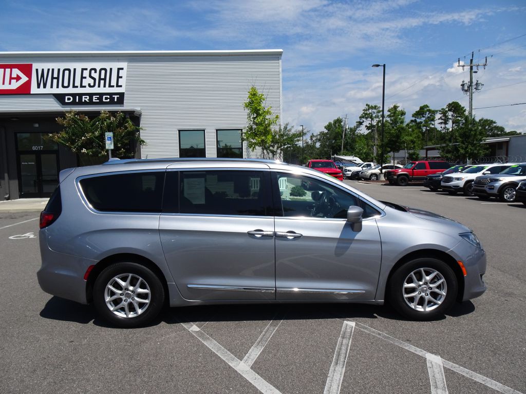2020 Chrysler Pacifica Image 2