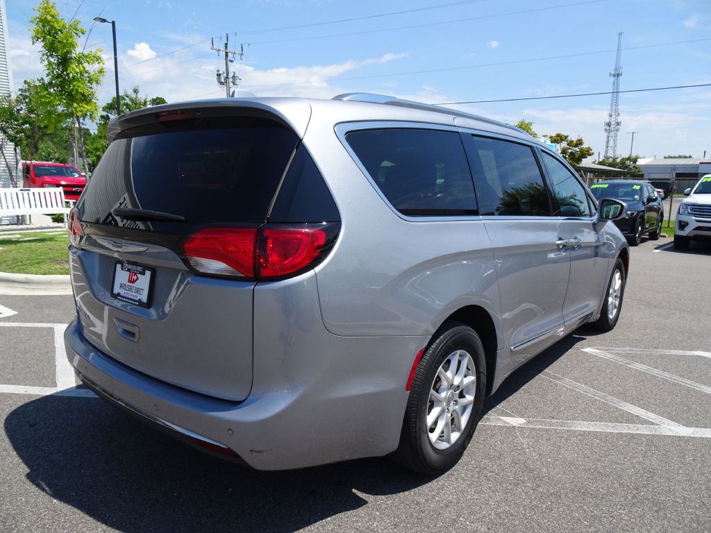 2020 Chrysler Pacifica Image 3