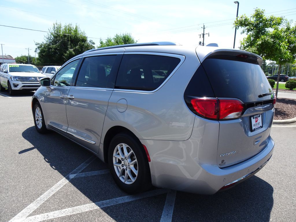 2020 Chrysler Pacifica Image 5