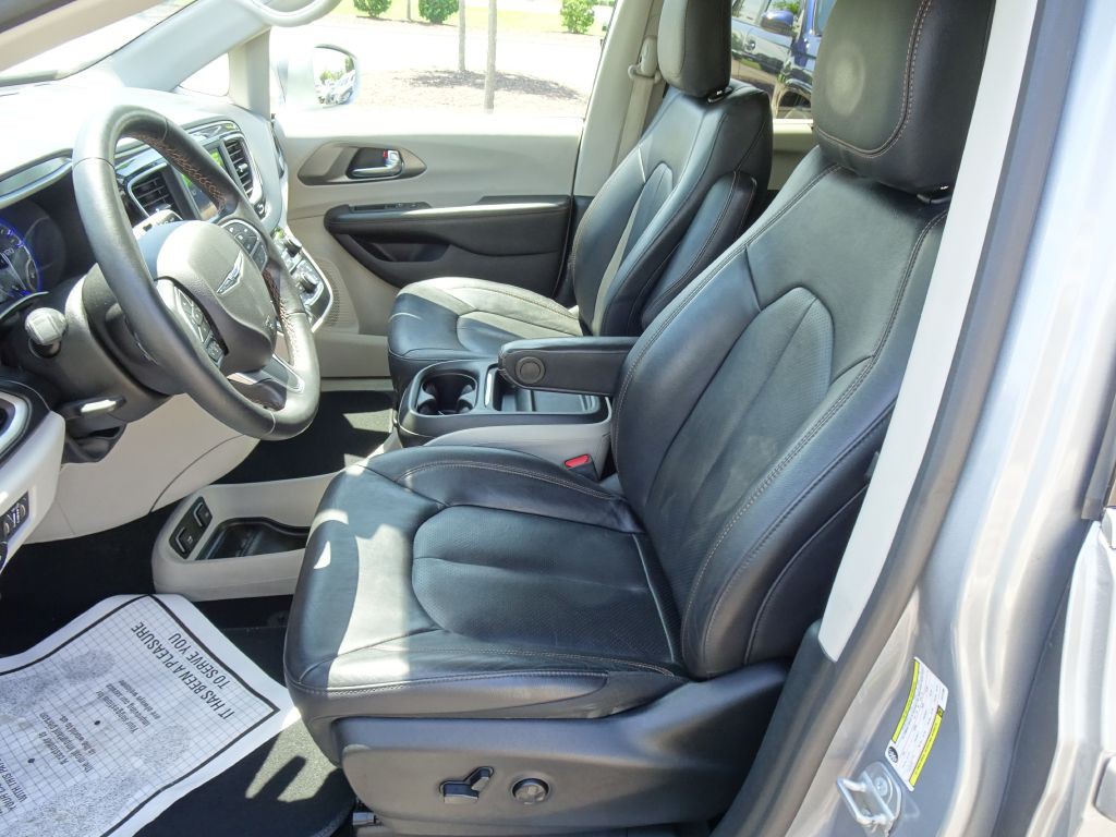 2020 Chrysler Pacifica Image 9