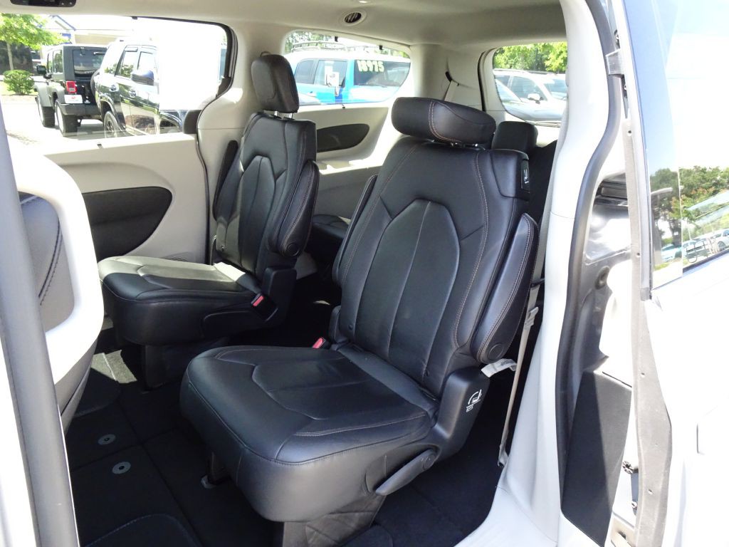 2020 Chrysler Pacifica Image 13