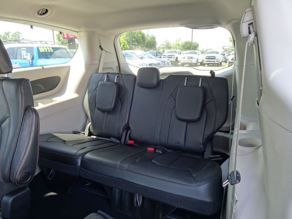 2020 Chrysler Pacifica Image 14