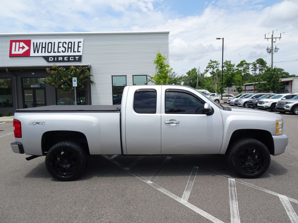 2010 Chevrolet Silverado 1500 Image 2