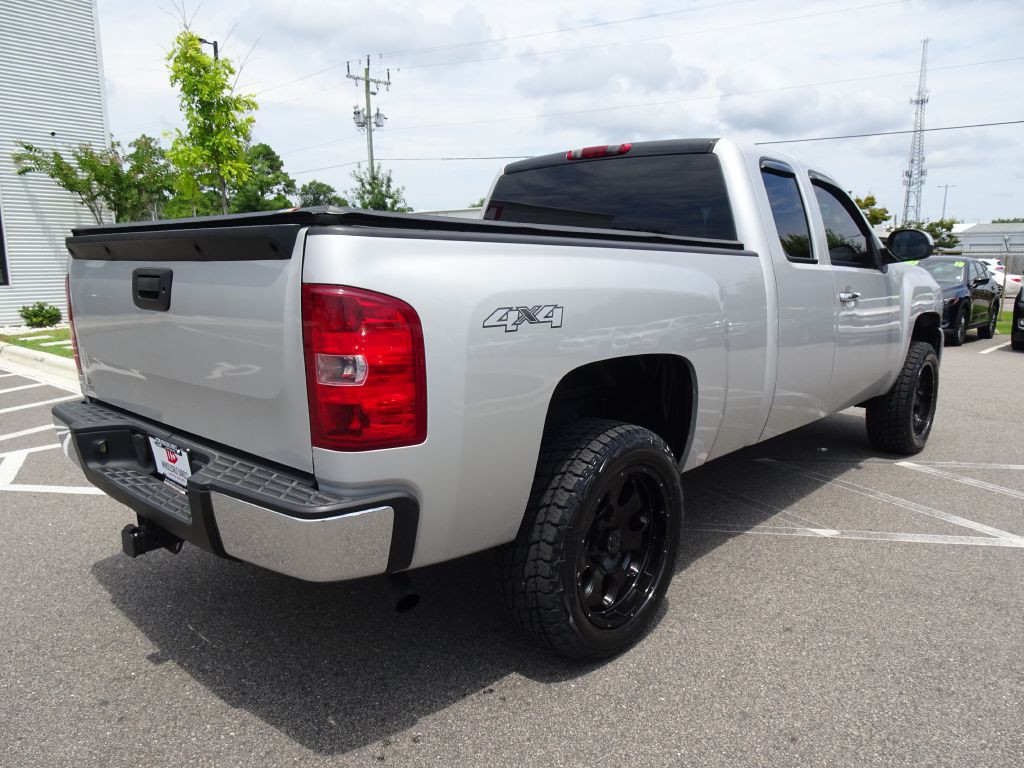 2010 Chevrolet Silverado 1500 Image 3