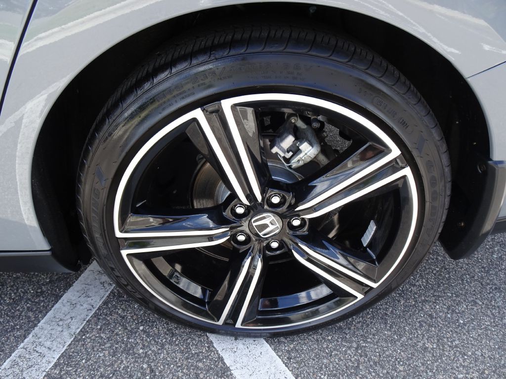 2024 Honda Accord Image 32