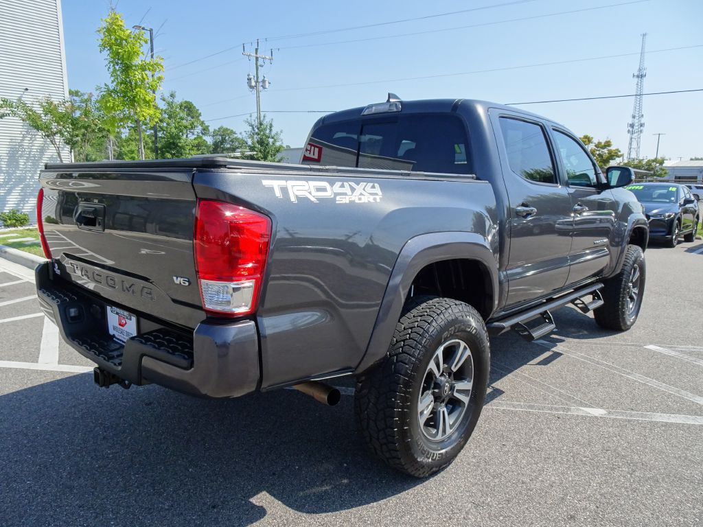2019 Toyota Tacoma Image 3