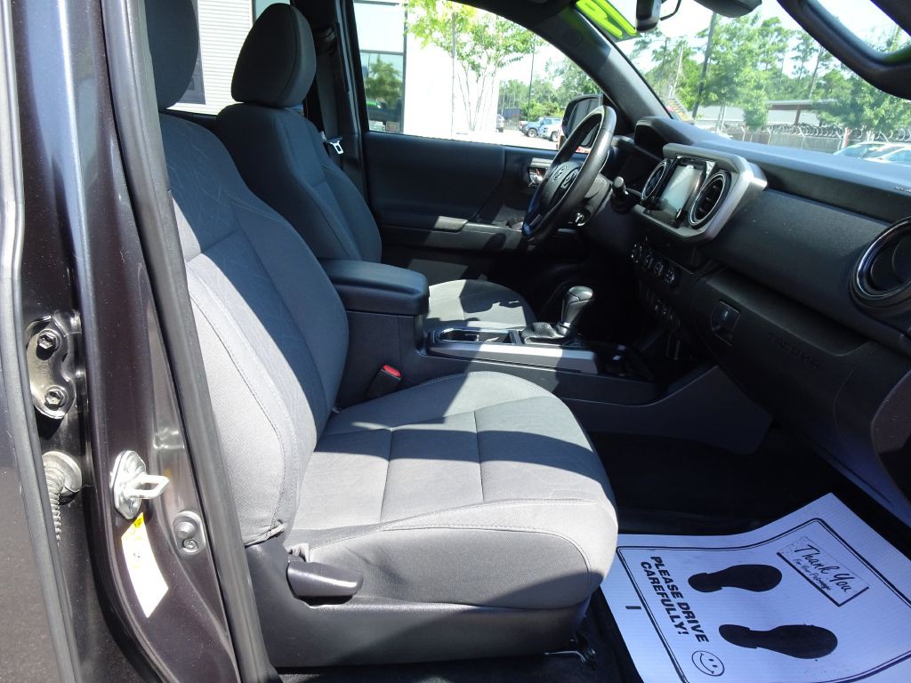 2019 Toyota Tacoma Image 15