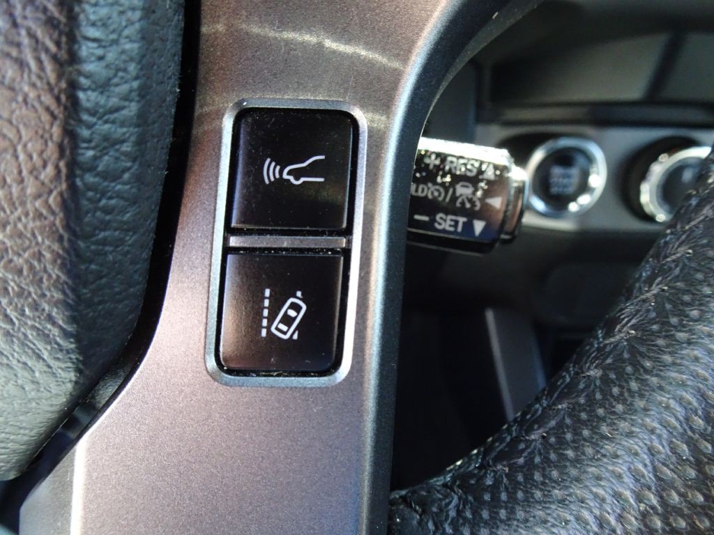 2019 Toyota Tacoma Image 24