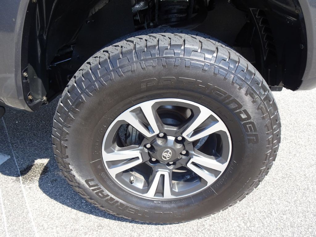 2019 Toyota Tacoma Image 30