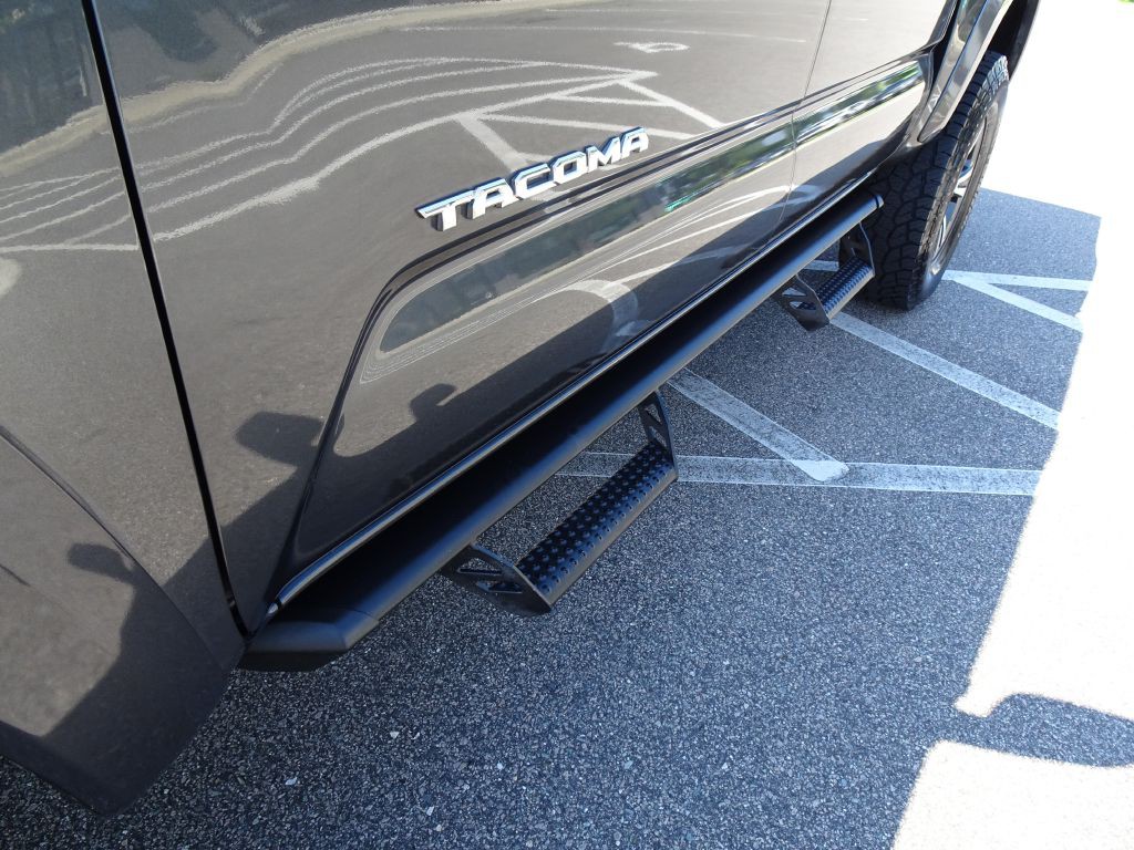 2019 Toyota Tacoma Image 38