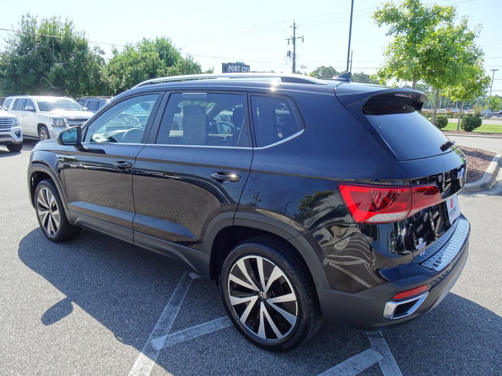 2022 Volkswagen Taos Image 5