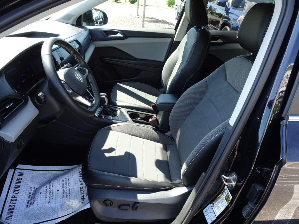 2022 Volkswagen Taos Image 9