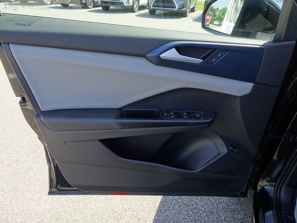 2022 Volkswagen Taos Image 11