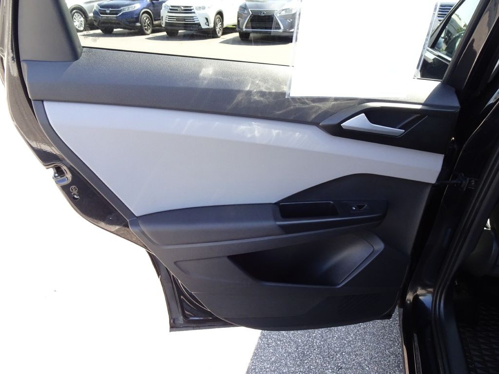 2022 Volkswagen Taos Image 14