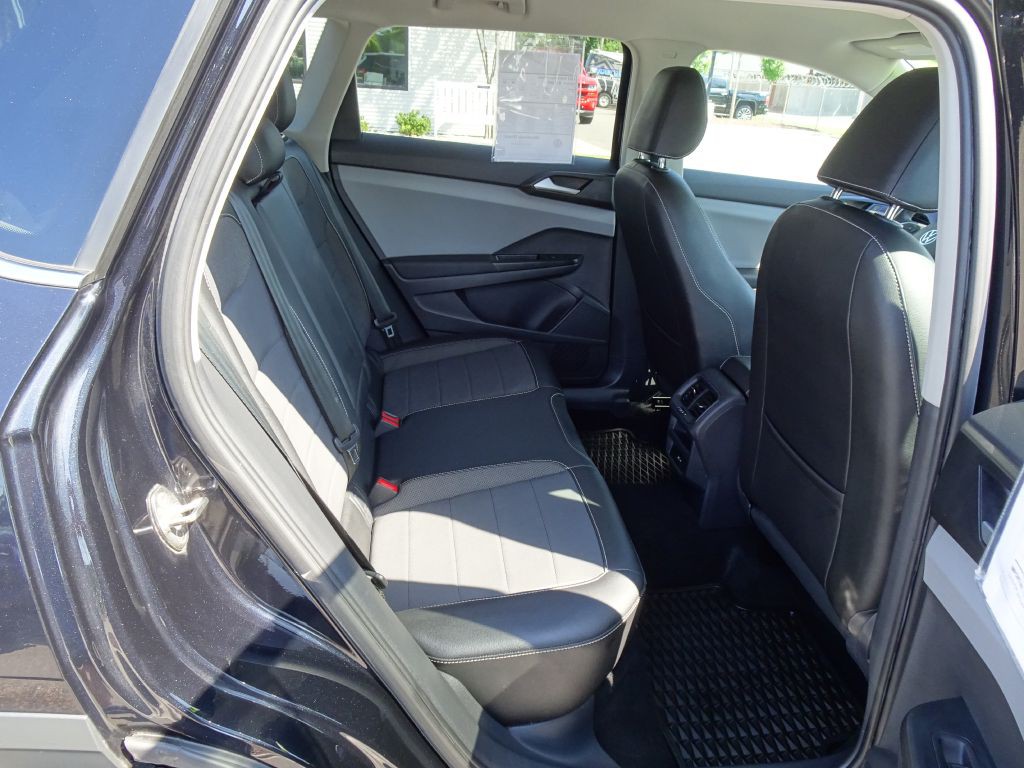 2022 Volkswagen Taos Image 17