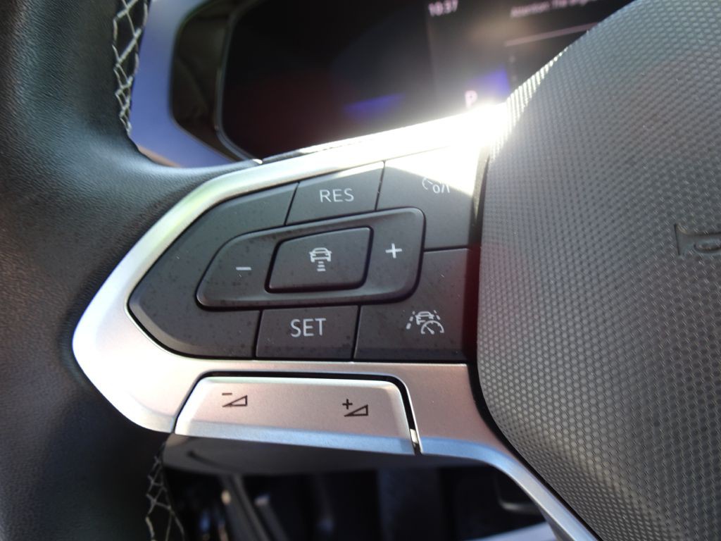 2022 Volkswagen Taos Image 25