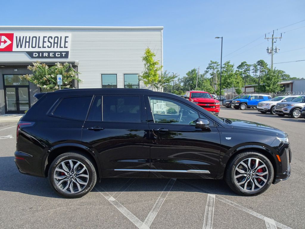 2025 Cadillac XT6 Image 2