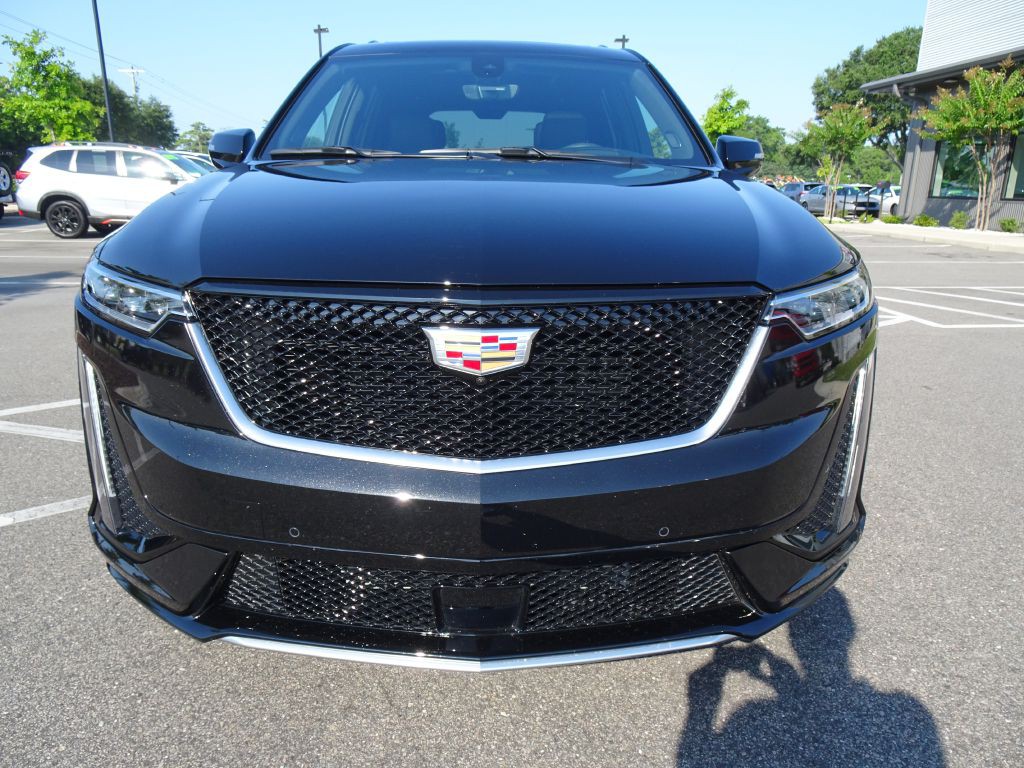 2025 Cadillac XT6 Image 8