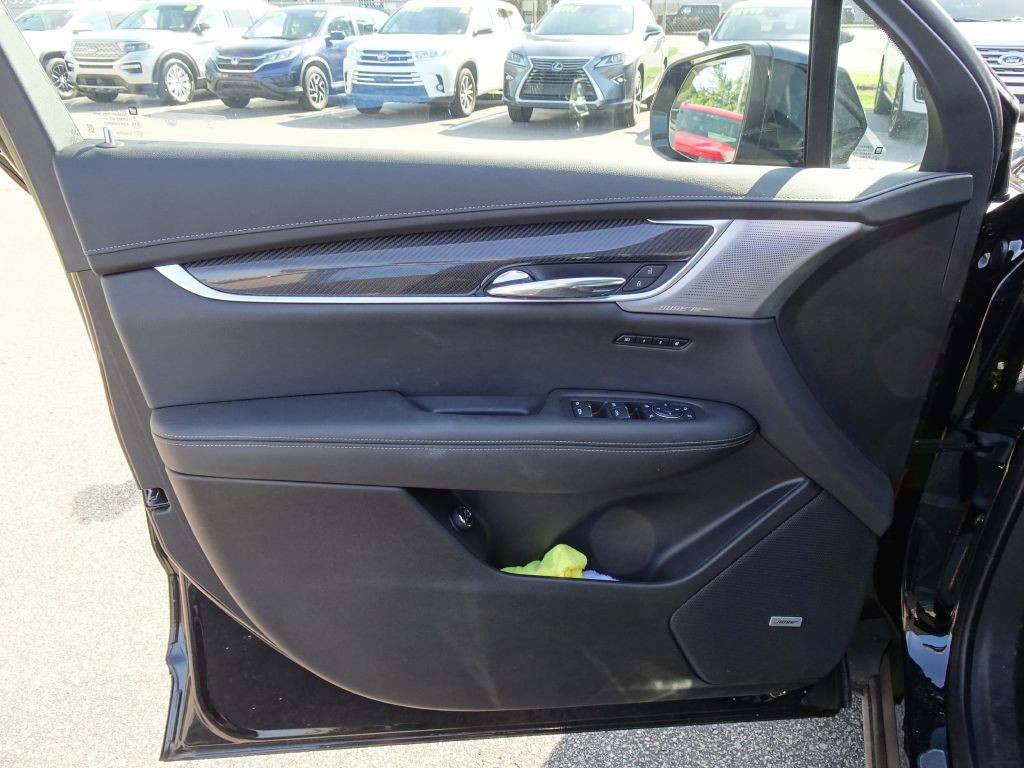 2025 Cadillac XT6 Image 11