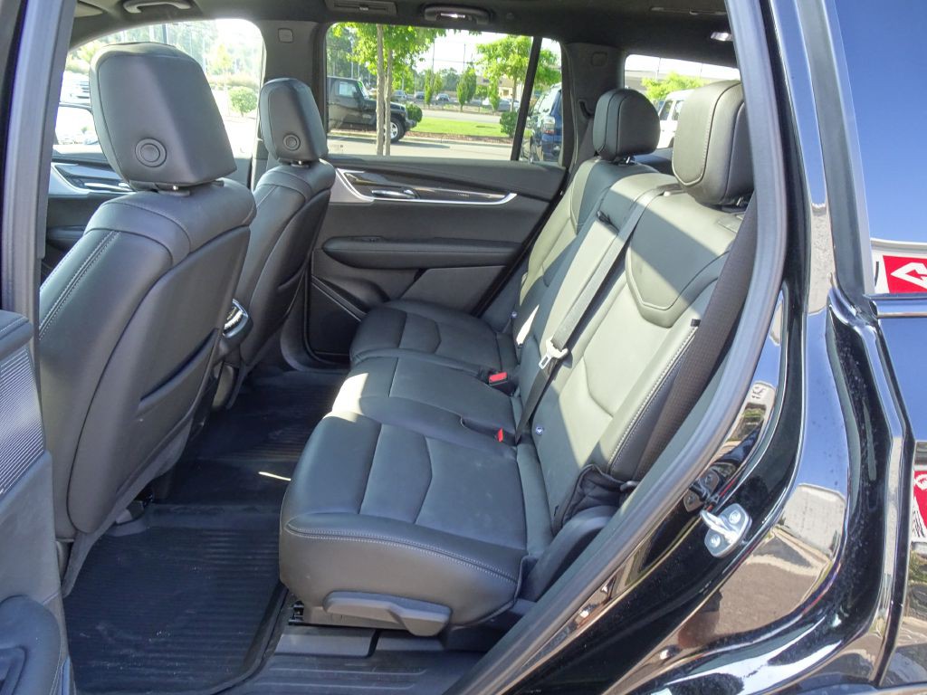 2025 Cadillac XT6 Image 13