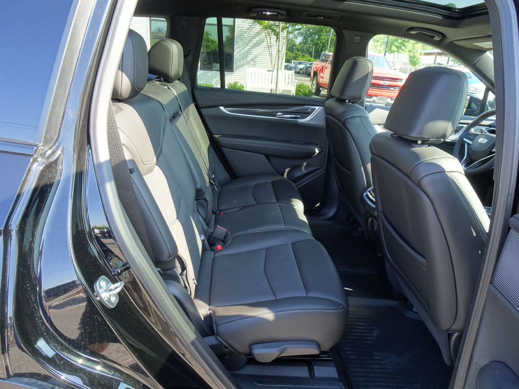 2025 Cadillac XT6 Image 18