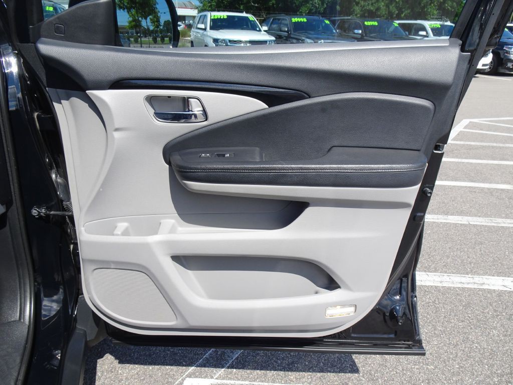 2018 Honda Pilot Image 17