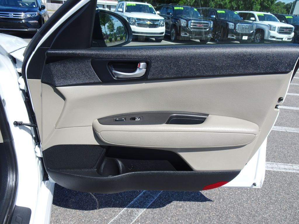 2018 Kia Optima Image 16