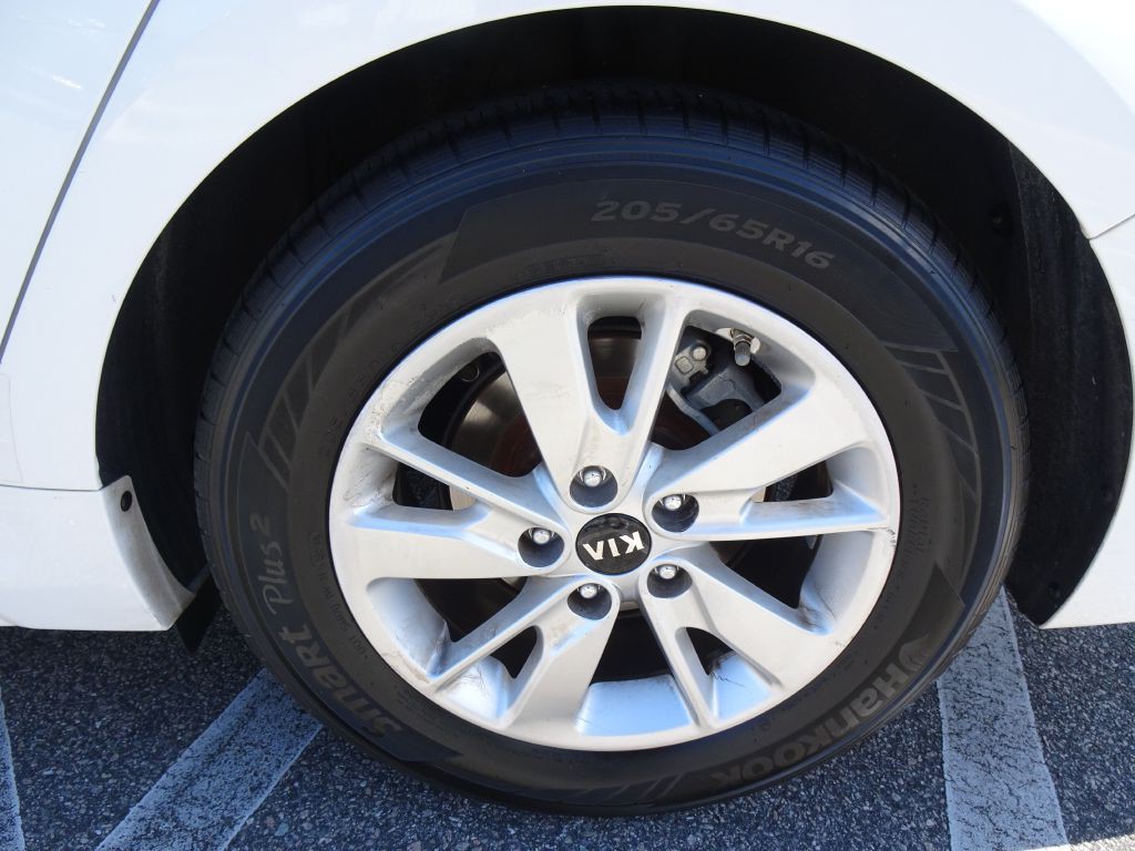 2018 Kia Optima Image 32
