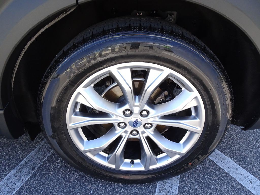 2021 Ford Explorer Image 38