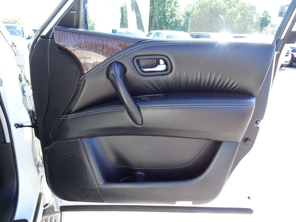 2018 Nissan Armada Image 17