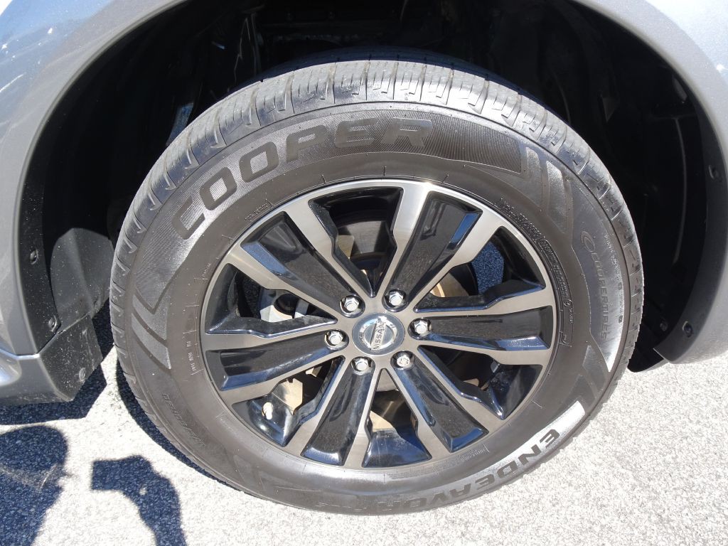2018 Nissan Armada Image 39