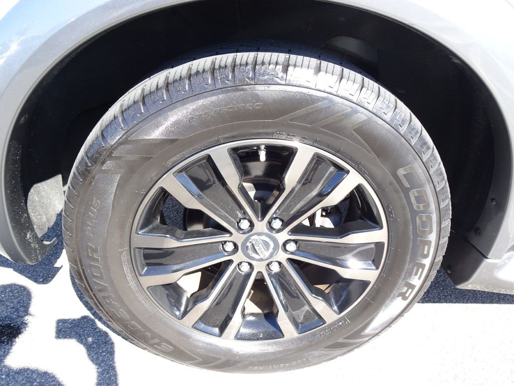 2018 Nissan Armada Image 41