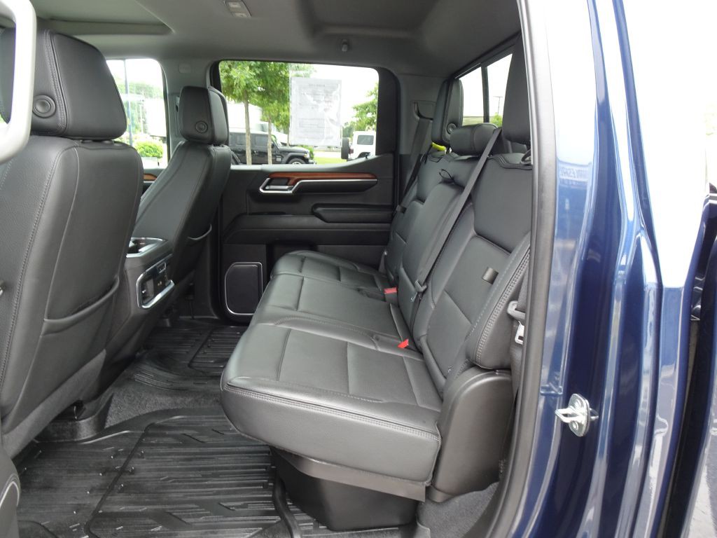2023 GMC Sierra Image 14