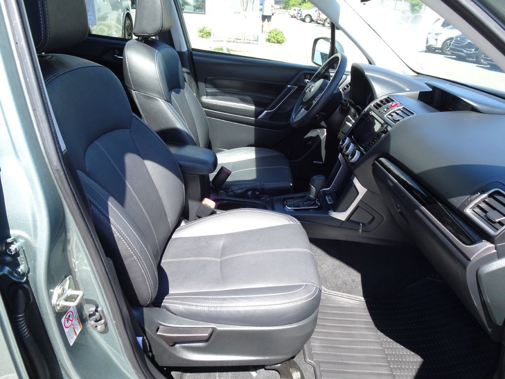 2018 Subaru Forester Image 16