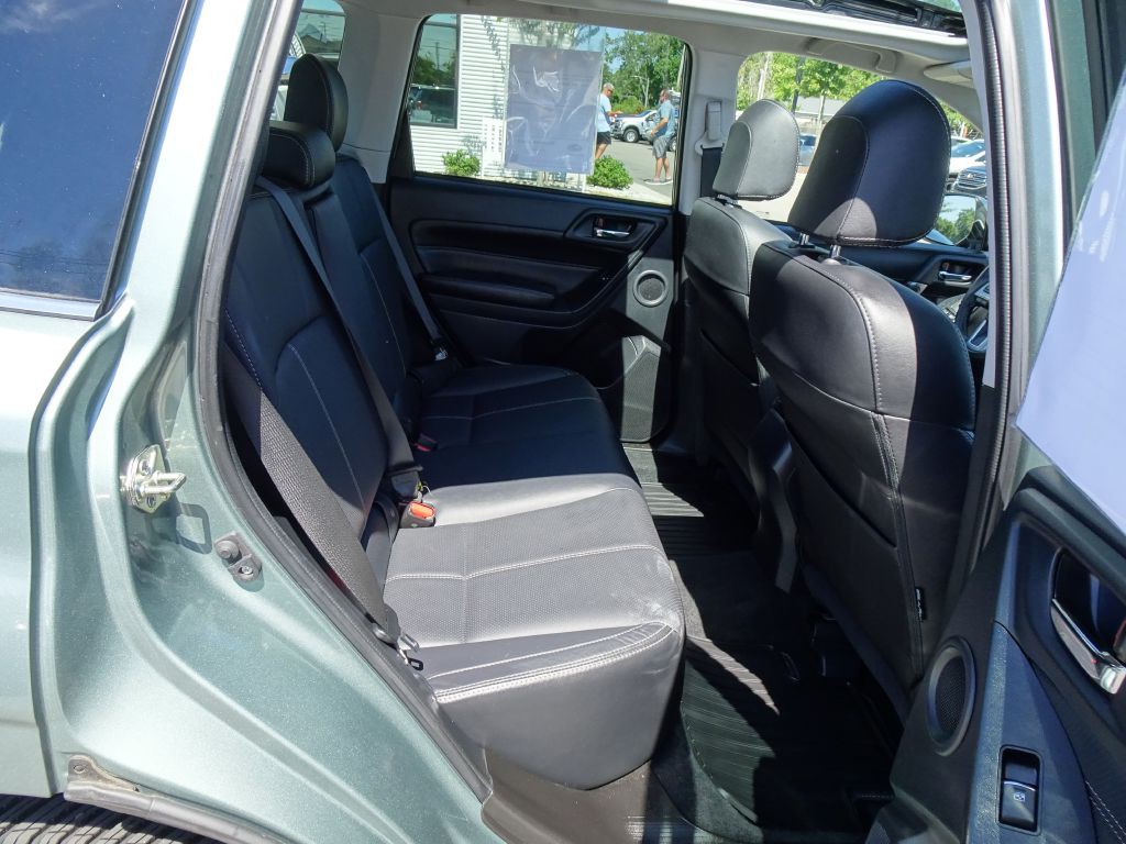 2018 Subaru Forester Image 18