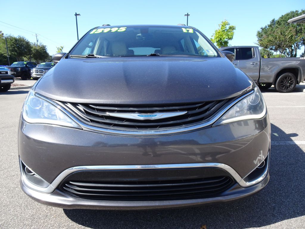 2017 Chrysler Pacifica Image 8