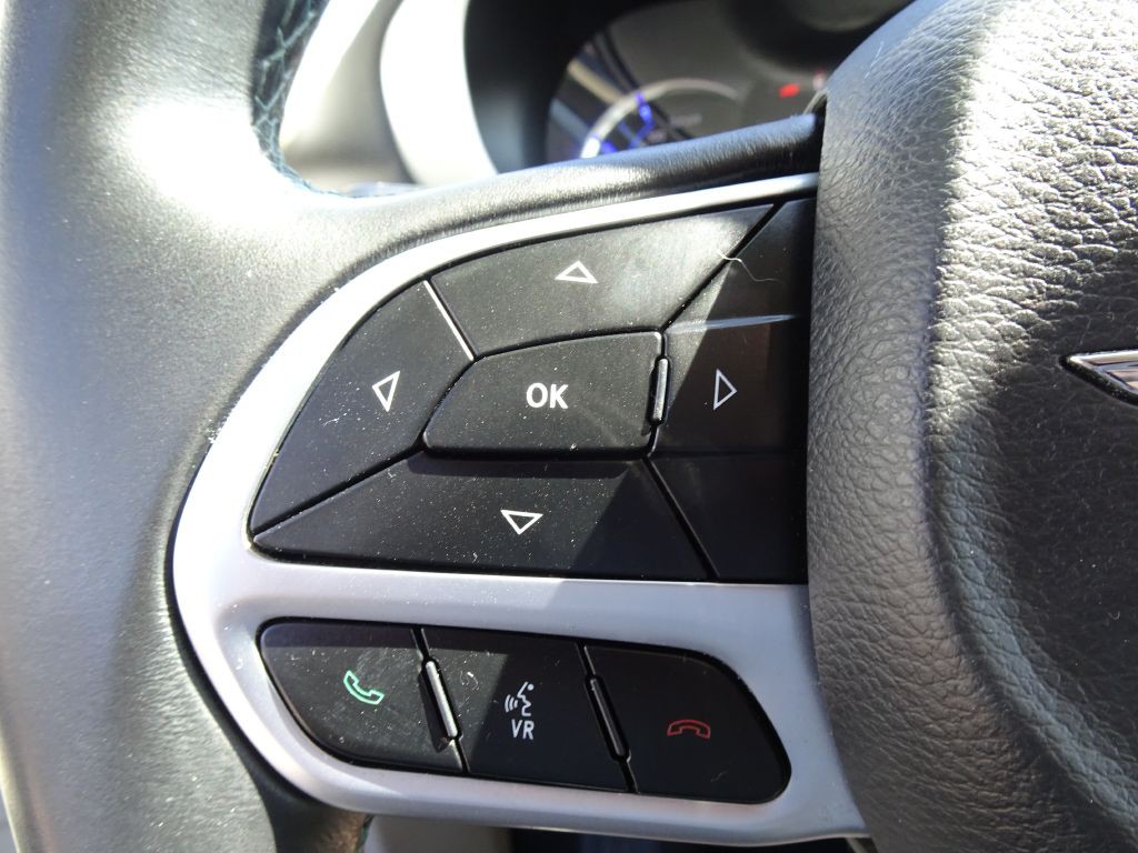 2017 Chrysler Pacifica Image 28