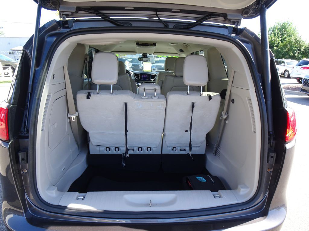 2017 Chrysler Pacifica Image 29