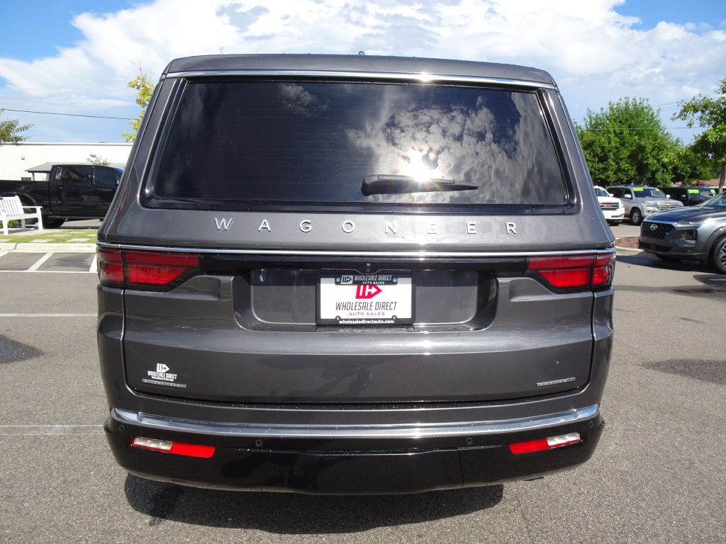 2022 Jeep Wagoneer Image 4