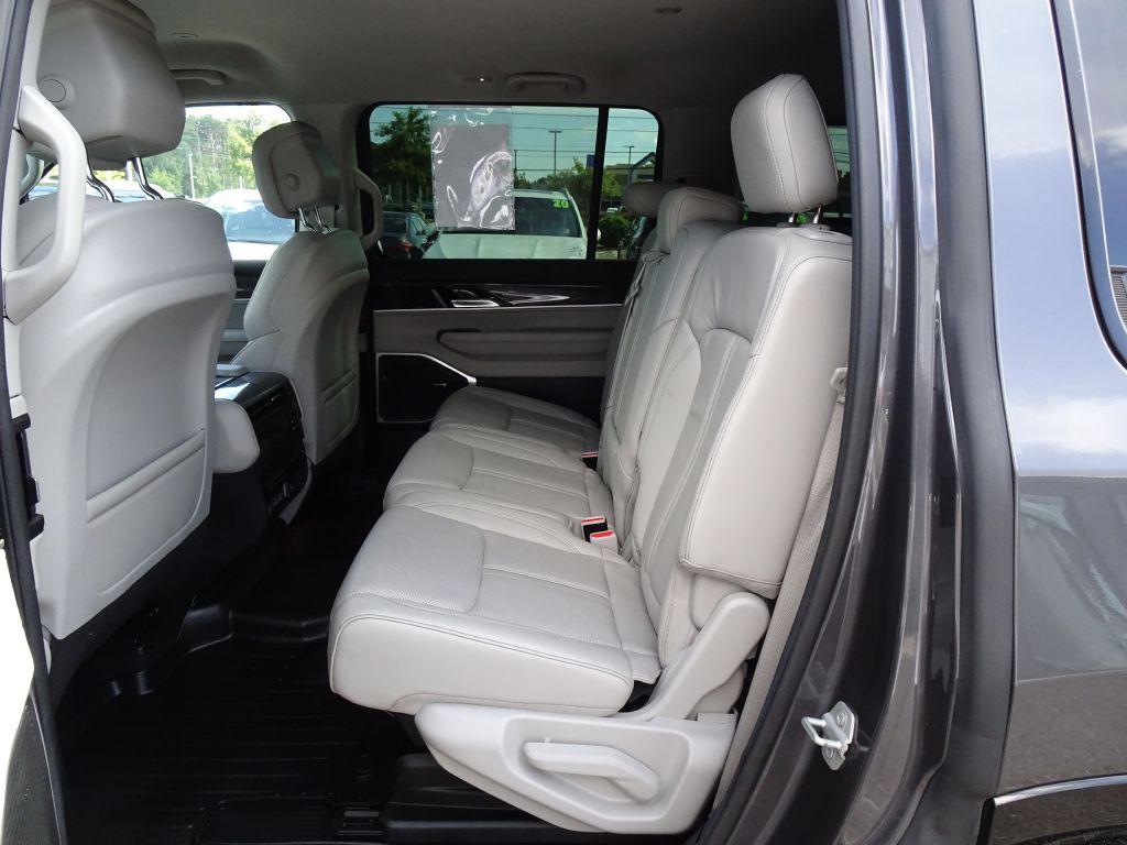2022 Jeep Wagoneer Image 14