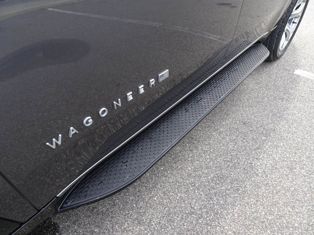 2022 Jeep Wagoneer Image 43