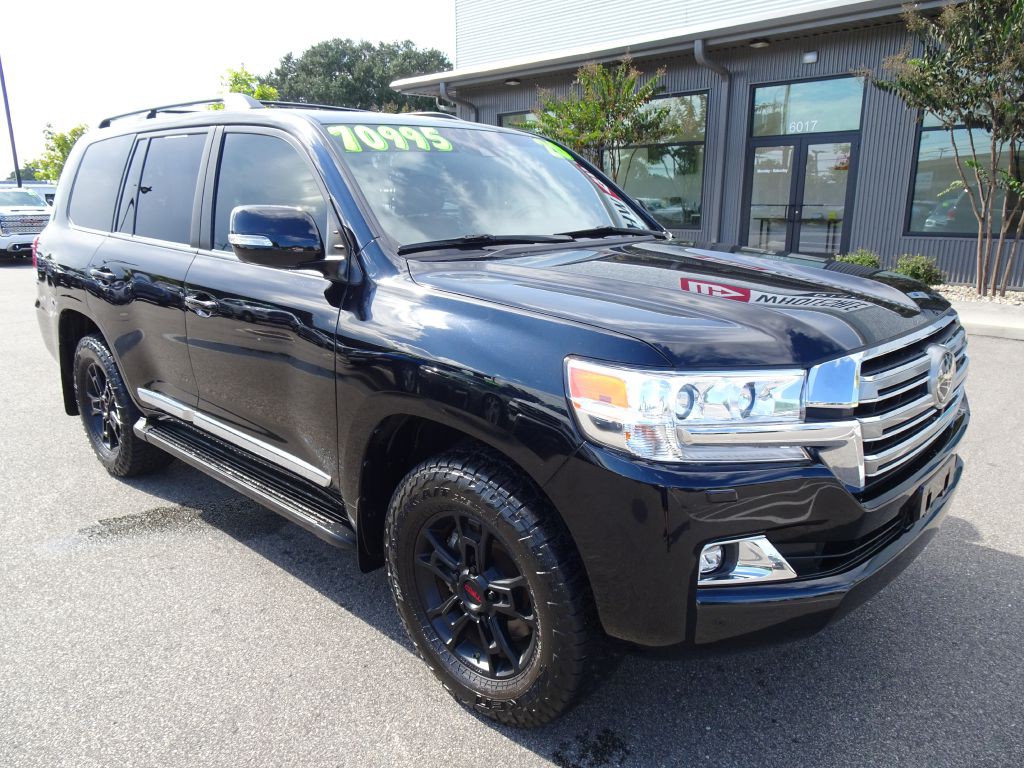 2020 Toyota Land Cruiser Image 2