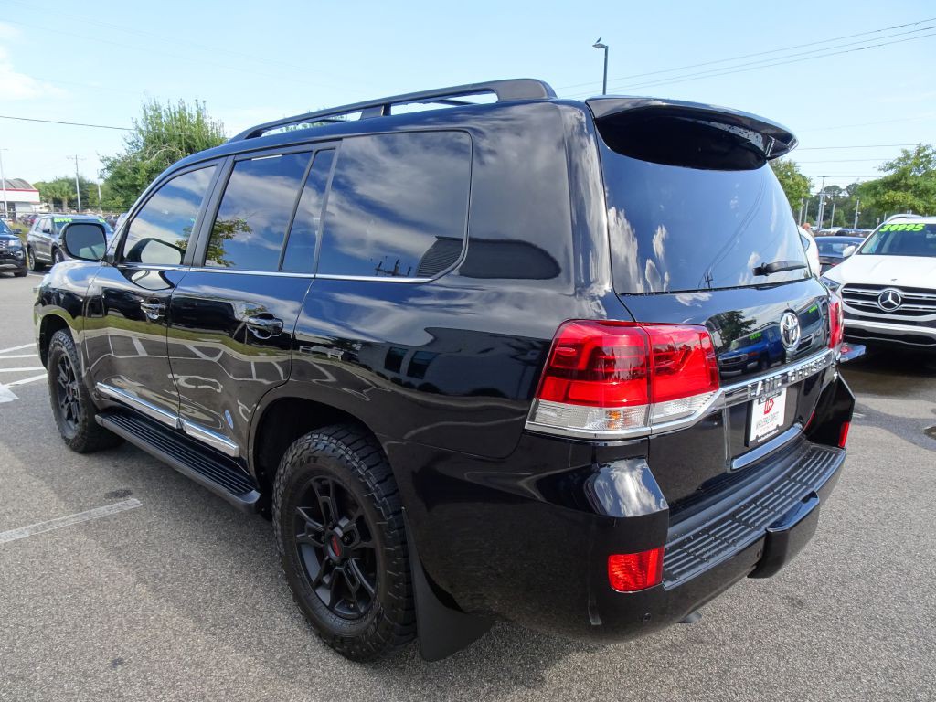 2020 Toyota Land Cruiser Image 5