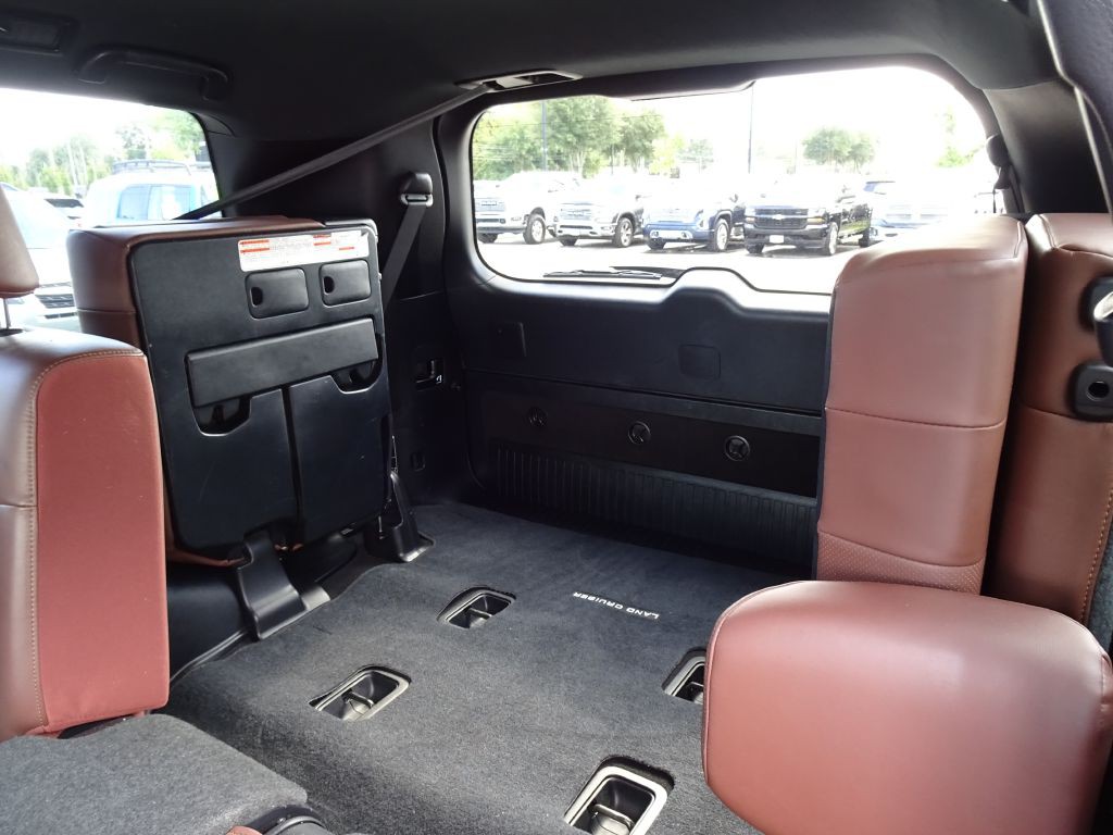 2020 Toyota Land Cruiser Image 16
