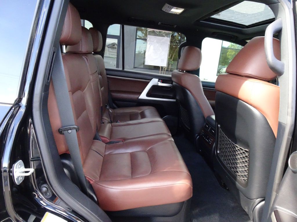 2020 Toyota Land Cruiser Image 19