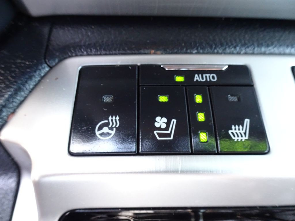 2020 Toyota Land Cruiser Image 27