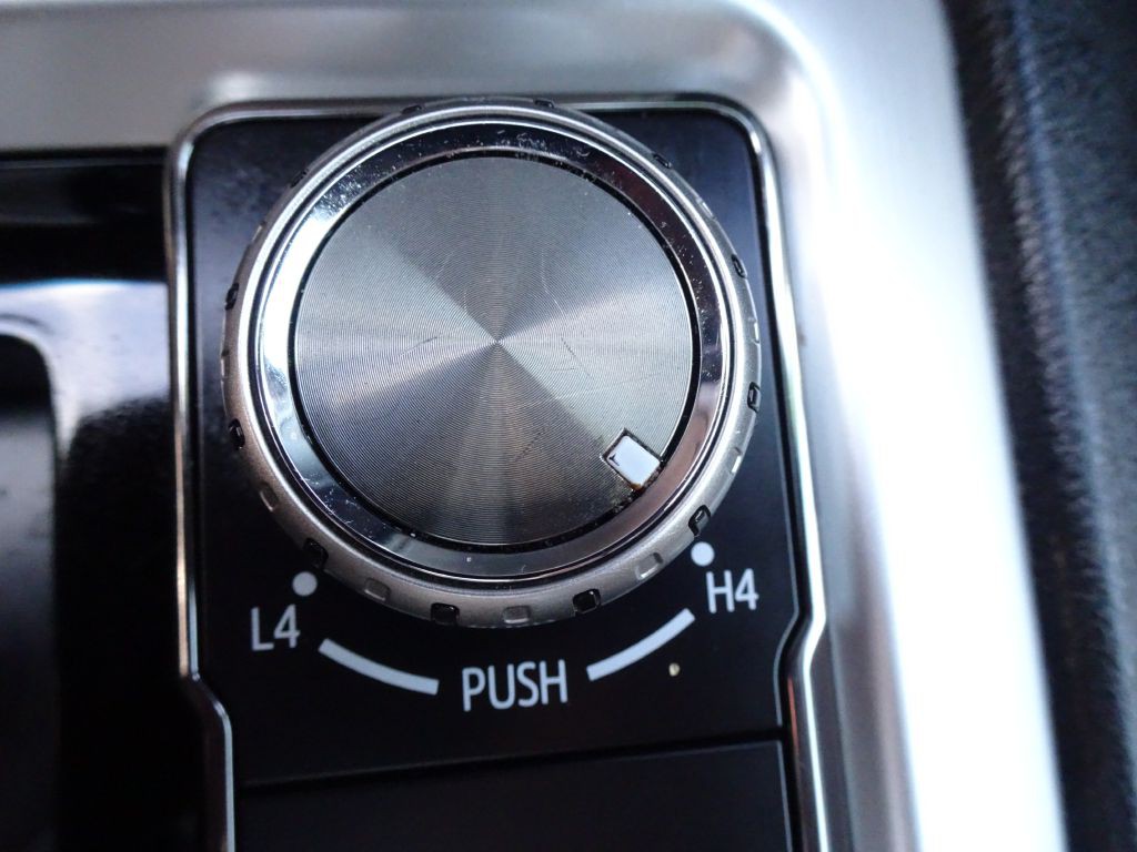 2020 Toyota Land Cruiser Image 28